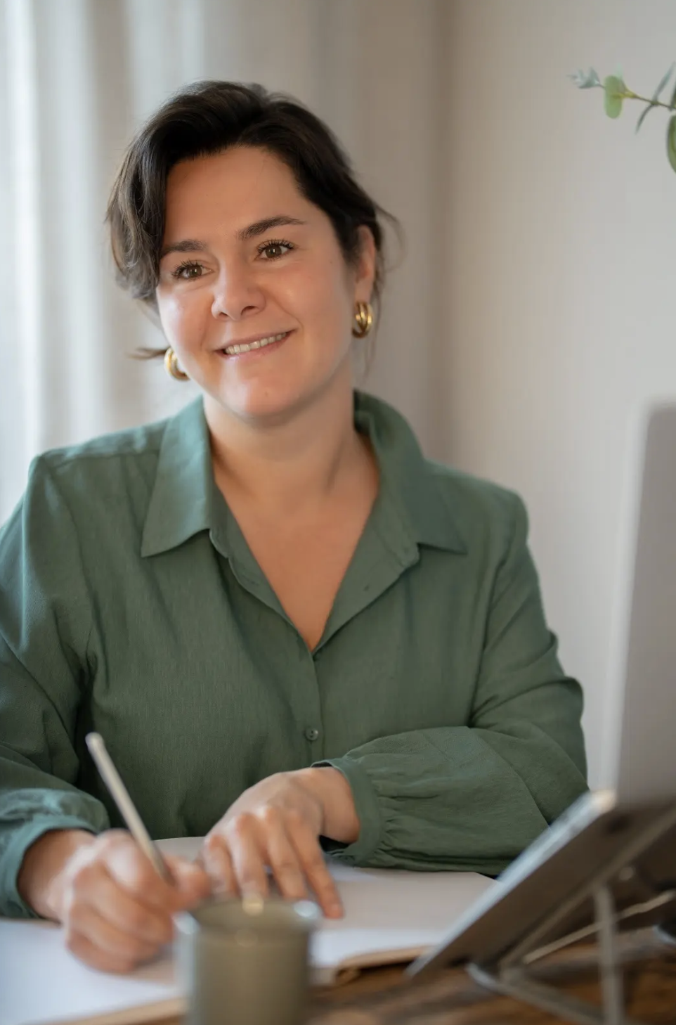 Contact Laurie Janssens